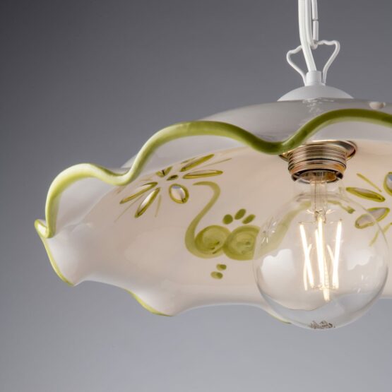 Sospensione Ceramica Traforata Verde Decorata a Mano - immagine 3
